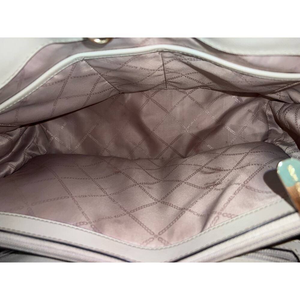 Michael Kors Jet‎ Set Large Tote Bags - Picture 9 of 13